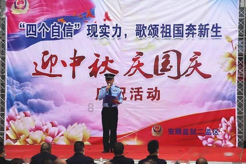 服装店开业遭陌生男子砸店,语气强硬,指指点点,推搡掌掴,店主:疑似是附近同行,已报警